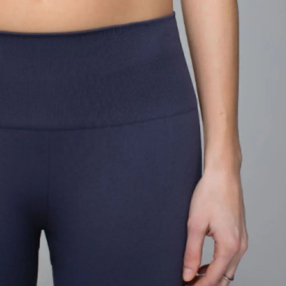 Lululemon In The Flow Crop II *Pattern - Picture 8 of 10